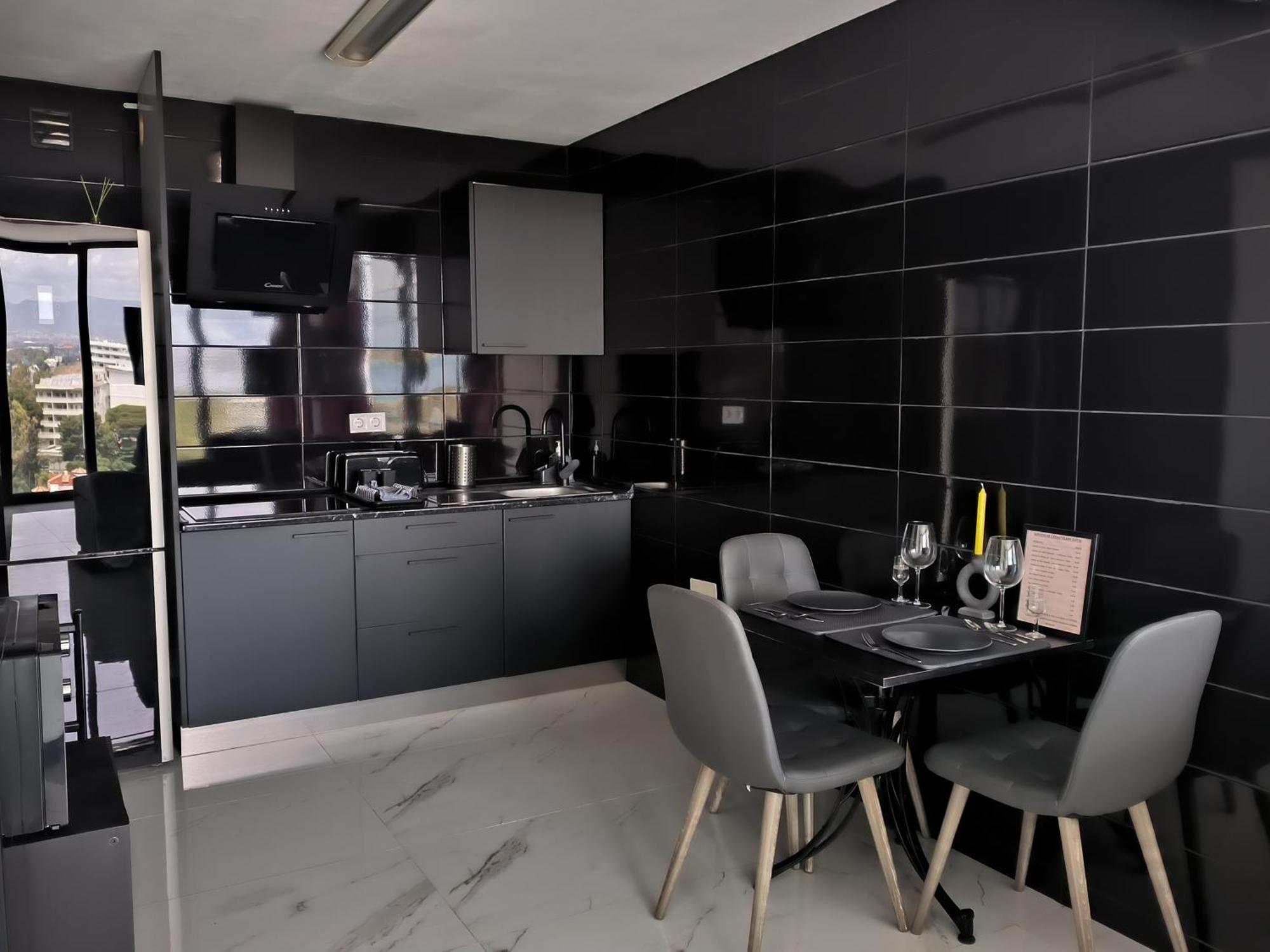 Pinar Suites Habitaciones Torremolinos Eksteriør billede